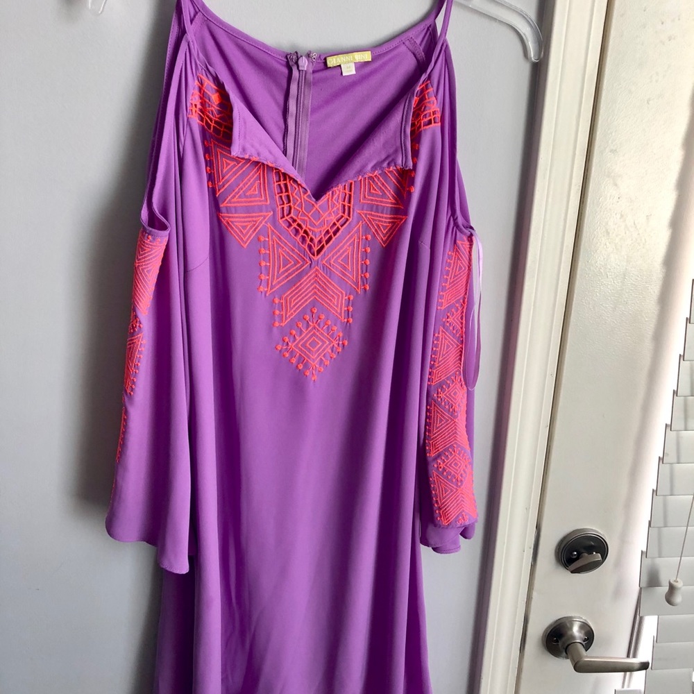 Gianni Bini purple cold shoulder dress size medium